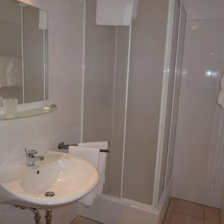 瑞拉克斯酒店 2* 奥芬巴赫