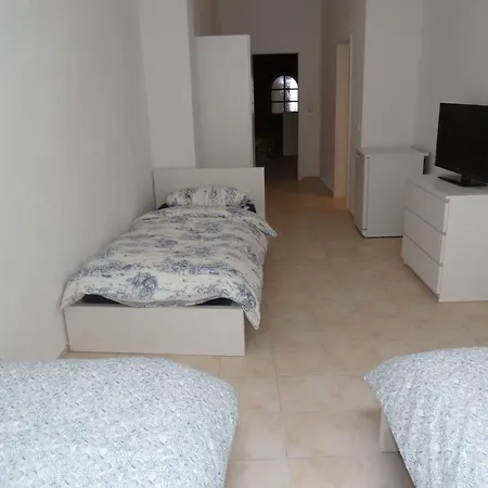 瑞拉克斯酒店 宾馆