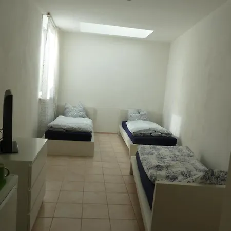 瑞拉克斯酒店 宾馆