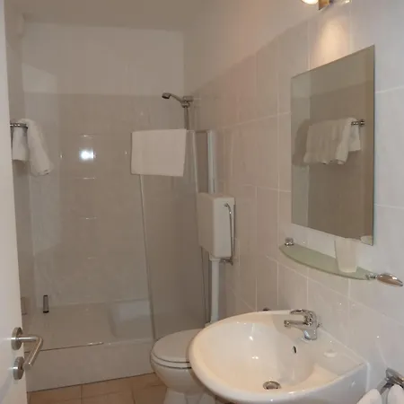 瑞拉克斯酒店 宾馆 奥芬巴赫